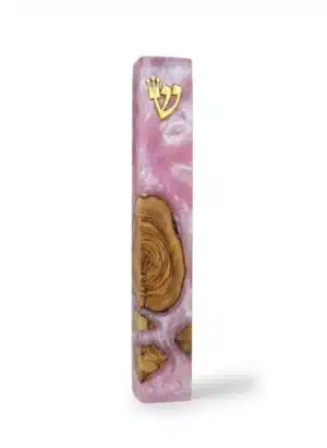 בית מזוזה בשילוב עץ ואפוקסי בצבע ורוד – בעבודת יד